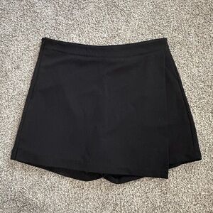 Stylish Black Skort